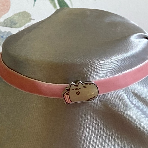Pusheen girls necklace